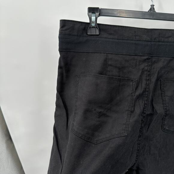 HUDSON Evereve Paperbag Short in Black // 0 - Picture 9 of 11